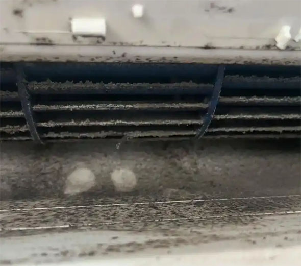 科尔沁左翼中空调吹的风有股烧焦味是怎么回事